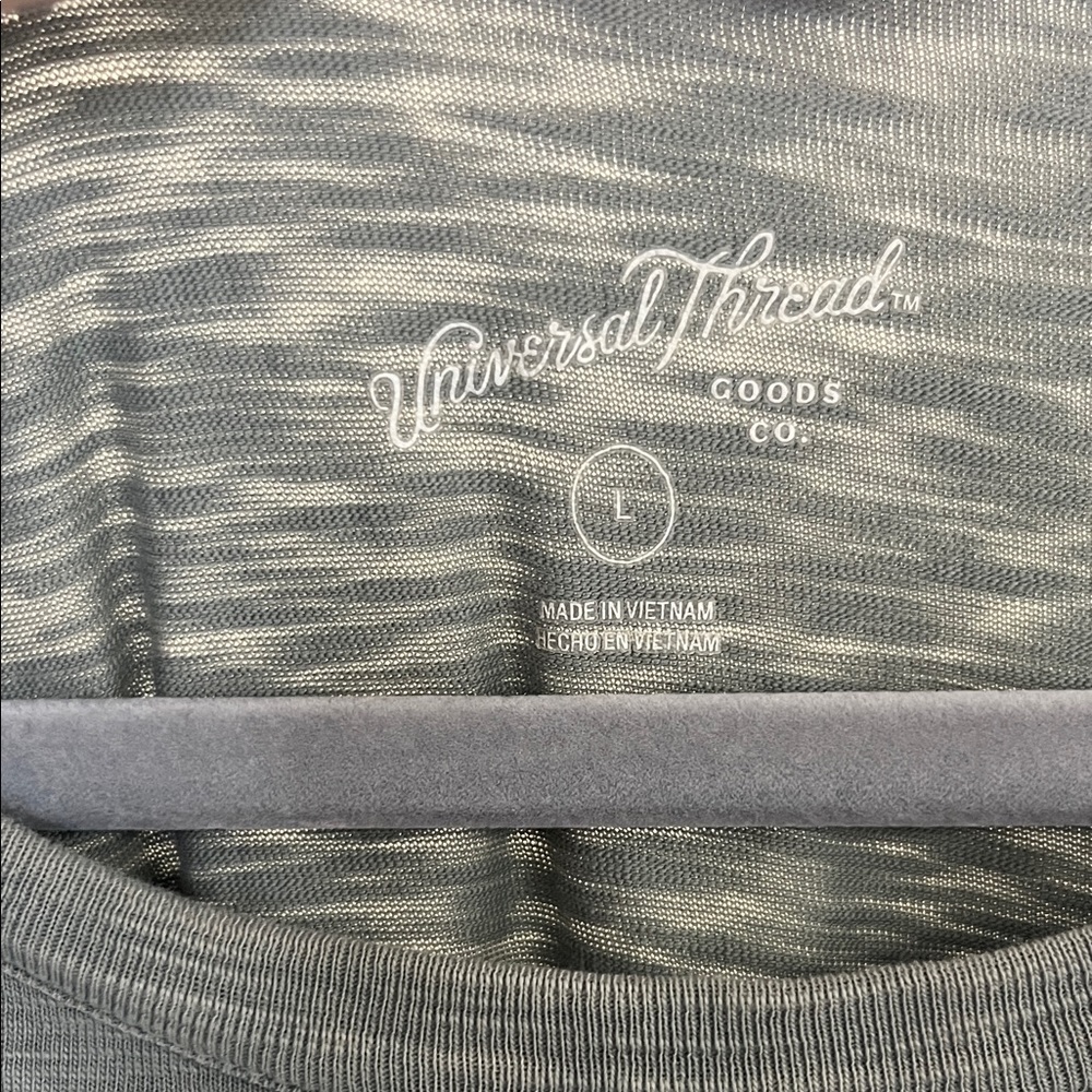 Universal Thread Gray Patterned Top - Picture 2 of 5